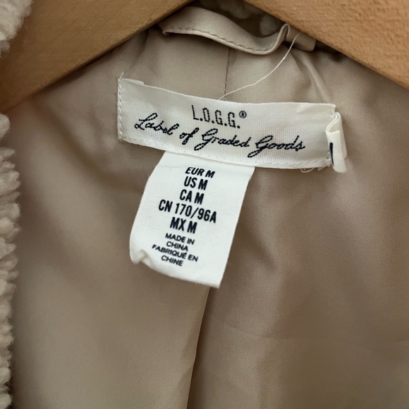 H&M teddy coat. Size M - Picture 3 of 3